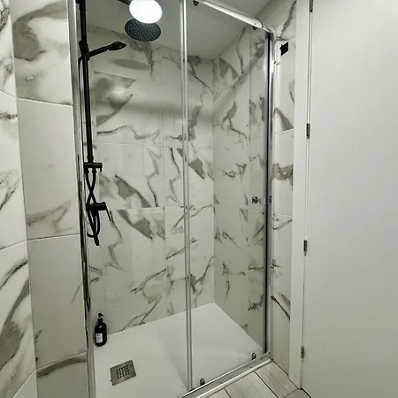 Alcala Galiano 81 By United Renters * アリカンテ