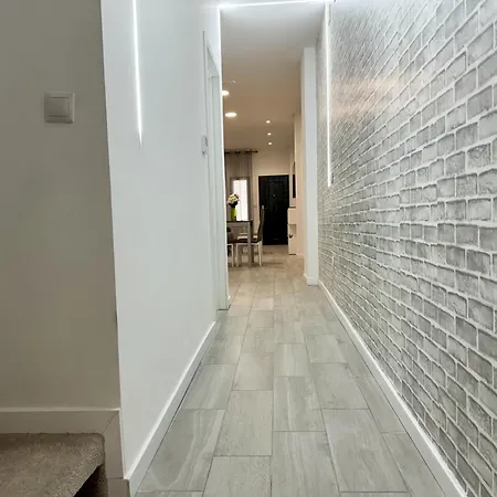 Alcala Galiano 81 By United Renters
