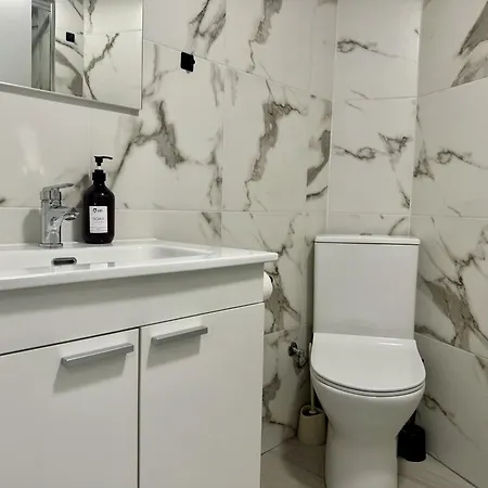Alcala Galiano 81 By United Renters